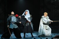 彩の国シェイクスピア・シリーズ「ジョン王」より。（撮影：宮川舞子）