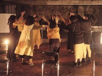 ぺぺぺの会 ぶいの「ぺ」公演「斗起夫 -2031年、東京、都市についての物語-」より。（撮影：日野敦友）