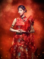 李香蘭役の西内まりやのビジュアル。