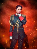 川島芳子役の飛龍つかさのビジュアル。