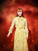 リュバチカ役の玉置成実のビジュアル。