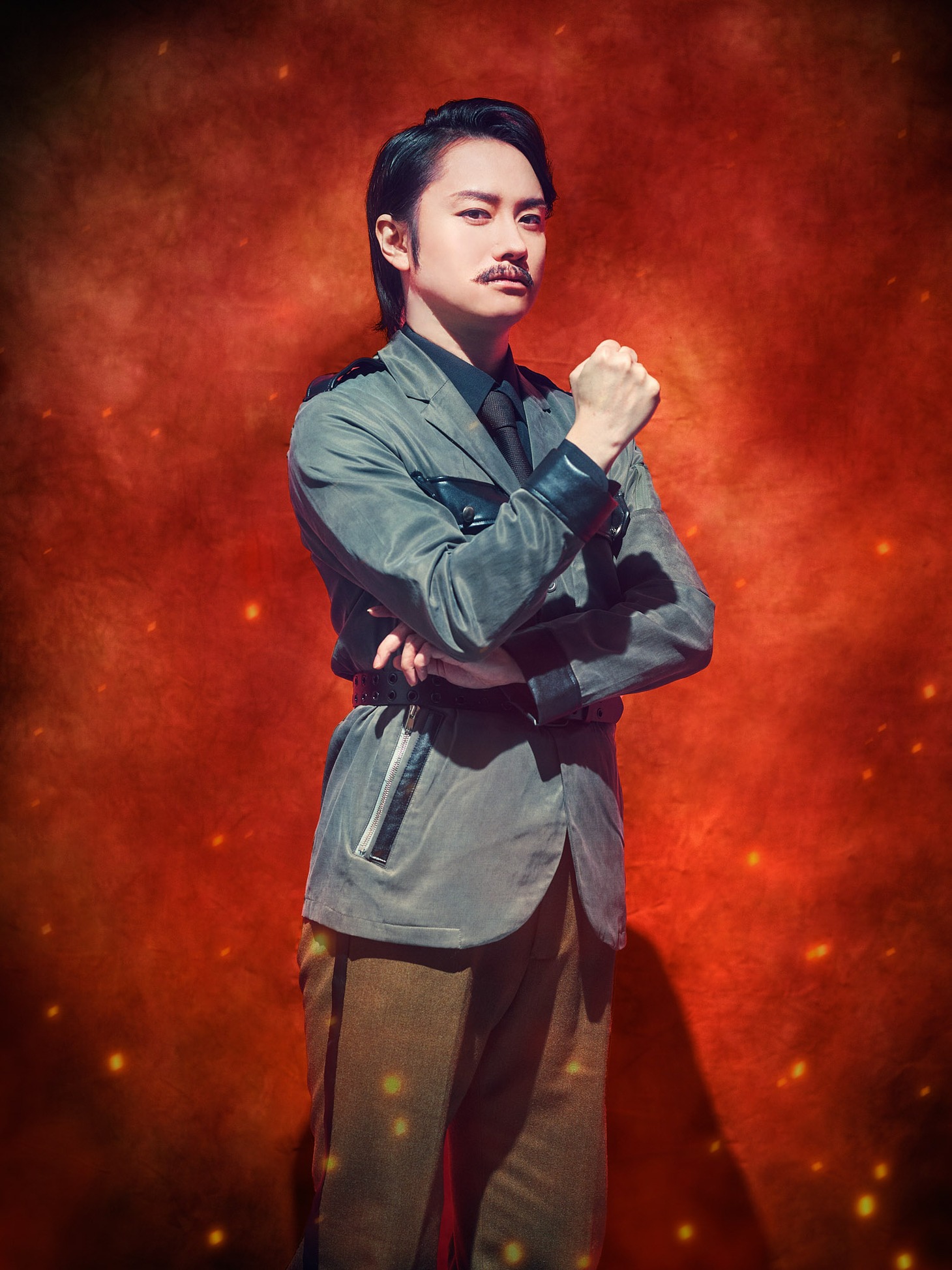 甘粕正彦役の良知真次のビジュアル。