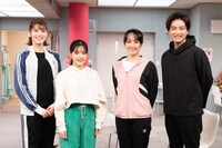 左から朝夏まなと、昆夏美、濱田めぐみ、井上芳雄。