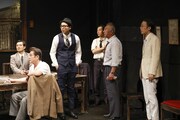 劇団東京乾電池公演「十二人の怒れる男」より。