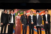左から水谷あつし、馬場良馬、雛形あきこ、西岡徳馬、宮本亞門、谷佳樹、津村知与支。