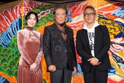 左から雛形あきこ、西岡徳馬、宮本亞門。