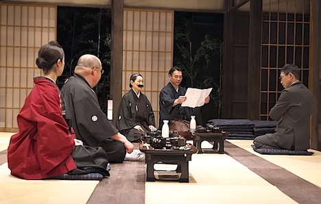 青年団「日本文学盛衰史」より。(c) T.Aoki