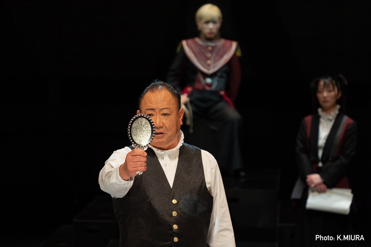 観客との出会いに演出の寺内亜矢子が喜び語る、SPAC「リチャード二世」幕開け