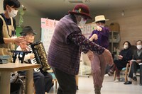 クロスプレイ東松山 白神ももこ「どこ吹く風のあなた、ここに吹く風のまにまに」より。