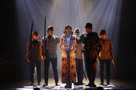 日中合作 音楽劇「李香蘭-花と華-」日中国交正常化50周年・日中平和友好条約45周年記念公演より。