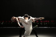 Noism Company Niigata 2023 冬・新作公演「Der Wanderer―さすらい人」より。(撮影:篠山紀信)