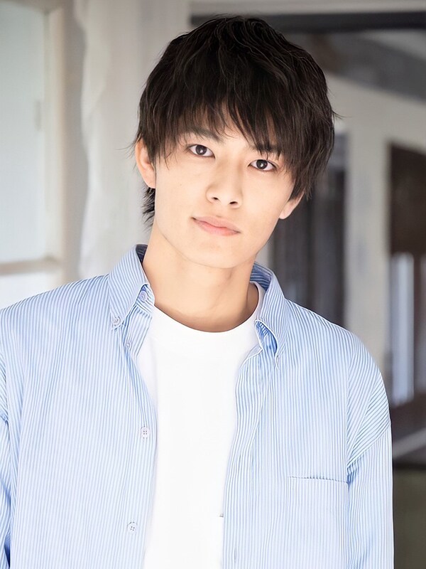 村井長頼役の西川俊介。