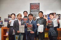 左から穴井豪、石橋正高、市川翔三、市川青虎、下村青、市川翔乃亮。