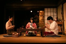 チーズtheater プロデュース公演「海と日傘」より。