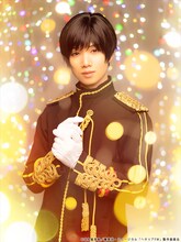 植田圭輔扮する日本。