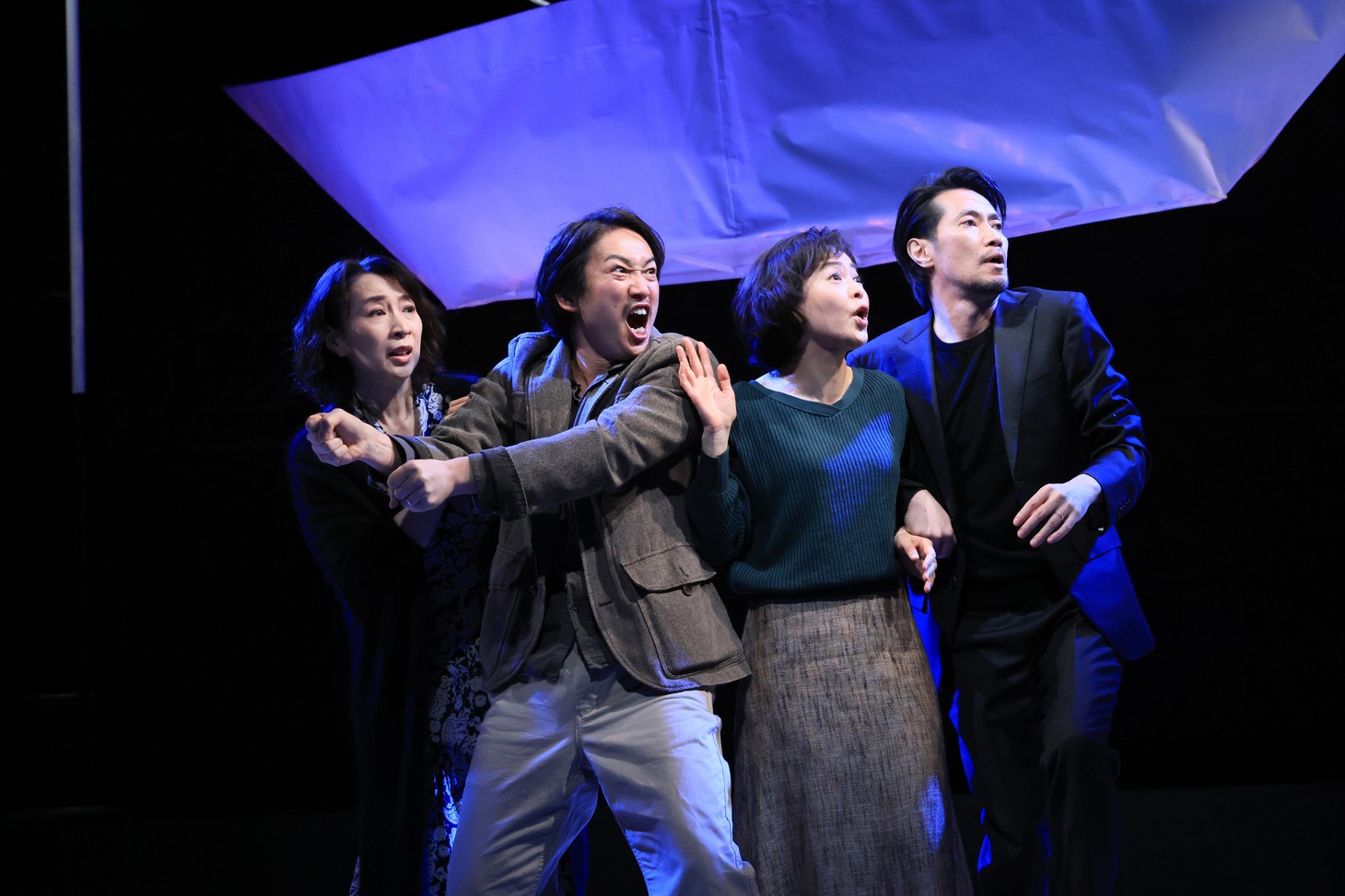 日本の演劇人を育てるプロジェクト 文化庁海外研修の成果公演「黒い湖のほとりで」より。（撮影：宮川舞子）