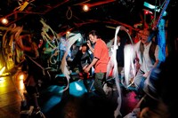 日本の演劇人を育てるプロジェクト 新進演劇人育成公演 演出家部門「血は立ったまま眠っている」より。（撮影：横田敦史）