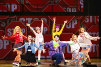 ブロードウェイミュージカル「MEAN GIRLS」より。（撮影：森好弘）