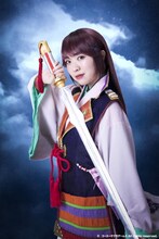 渡辺みり愛扮する春日望美。