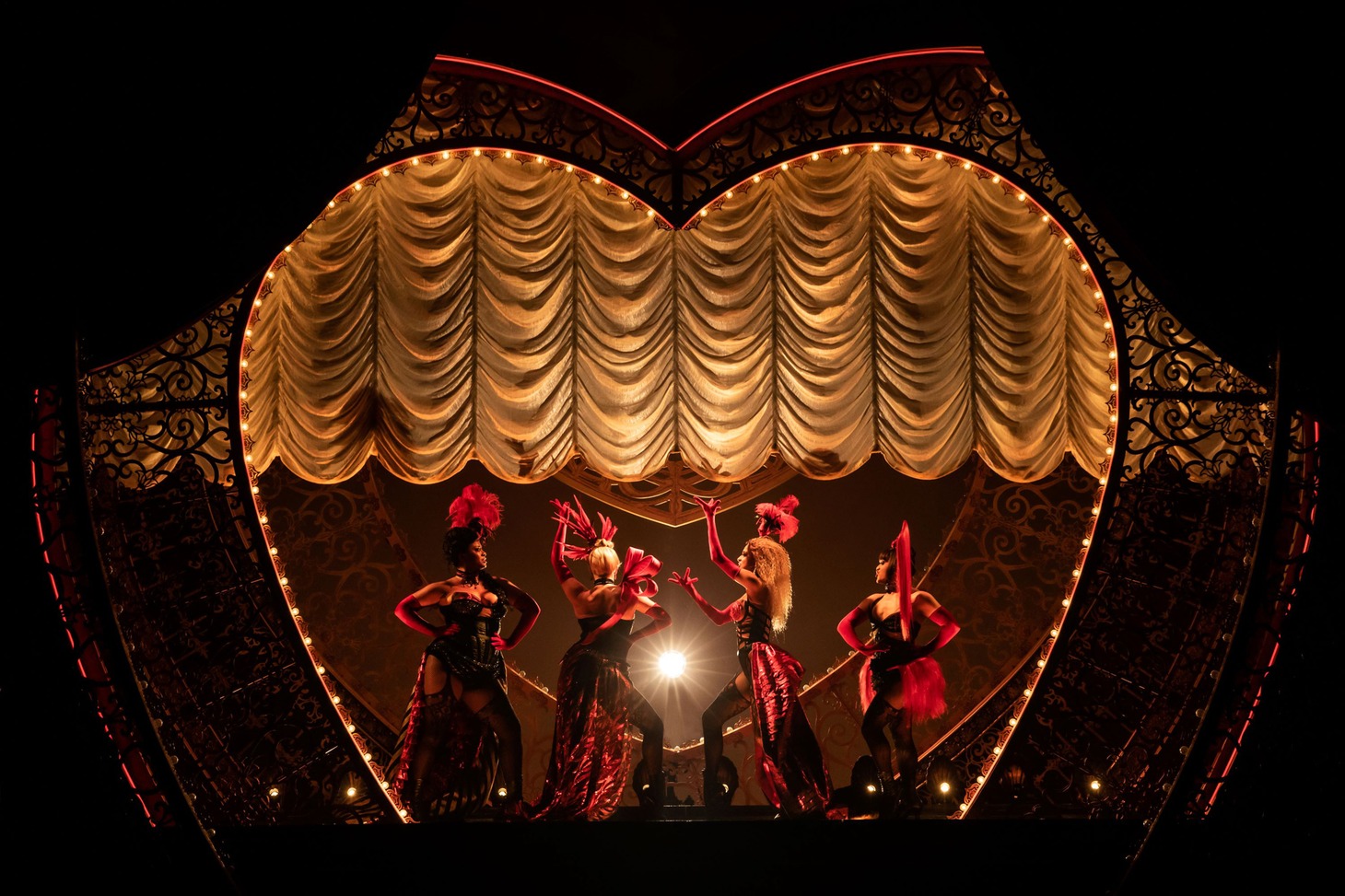 Original Broadway cast of
Moulin Rouge! The Musical. Photo by Matthew Murphy.