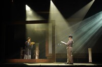 朗読劇「武士とジェントルマン」より。（撮影：曳野若菜）