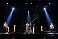 朗読劇「武士とジェントルマン」より。（撮影：曳野若菜）