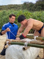 左から槙野智章、横川尚隆。 (c)TBS