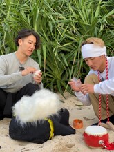 左から尾上右近、岩本照。(c)TBS