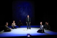 シス・カンパニー公演「ケンジトシ」より。（撮影：宮川舞子）