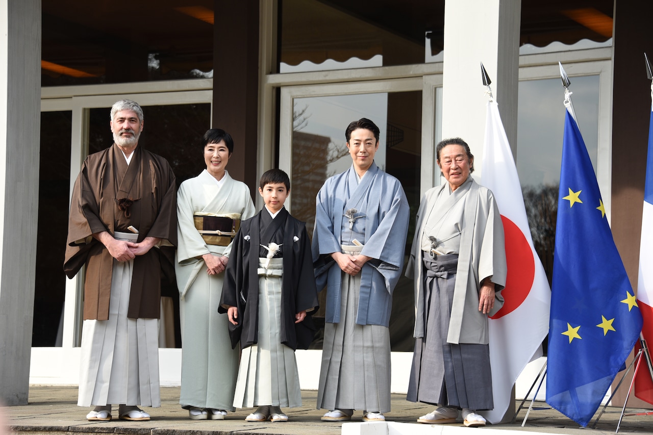 左からローラン・グナシア、寺島しのぶ、寺嶋眞秀、尾上菊之助、尾上菊五郎。
