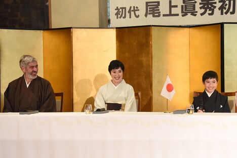 左からローラン・グナシア、寺島しのぶ、寺嶋眞秀。