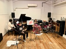 南野詩恵×大石英史×秋元修×石垣陽菜×高橋佑成×額田大志「超高級オンタコ」より。