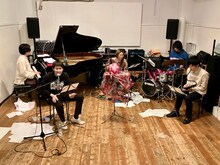 南野詩恵×大石英史×秋元修×石垣陽菜×高橋佑成×額田大志「超高級オンタコ」より。