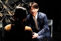 オフィスコットーネプロデュース 綿貫凜 追悼公演 第33回下北沢演劇祭参加作品「磁界」より。（撮影：田中亜紀）