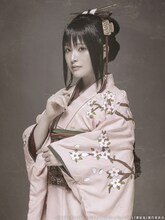 星元裕月扮する南雲薫。