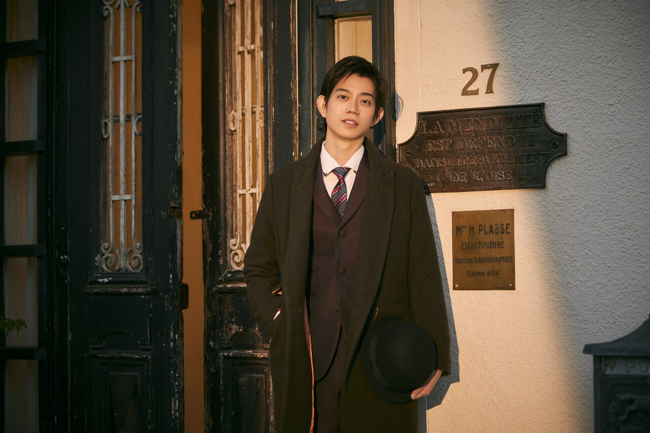 英国紳士風に装って、高橋健介の“大人の魅力”あふれるカレンダー発売