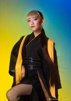 京極役の関根優那。