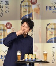 “ペテンダック”を食べる大泉洋。