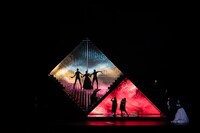 東京二期会オペラ劇場 プッチーニ「トゥーランドット」新制作より。（写真提供：公益財団法人東京二期会 / 撮影：寺司正彦）