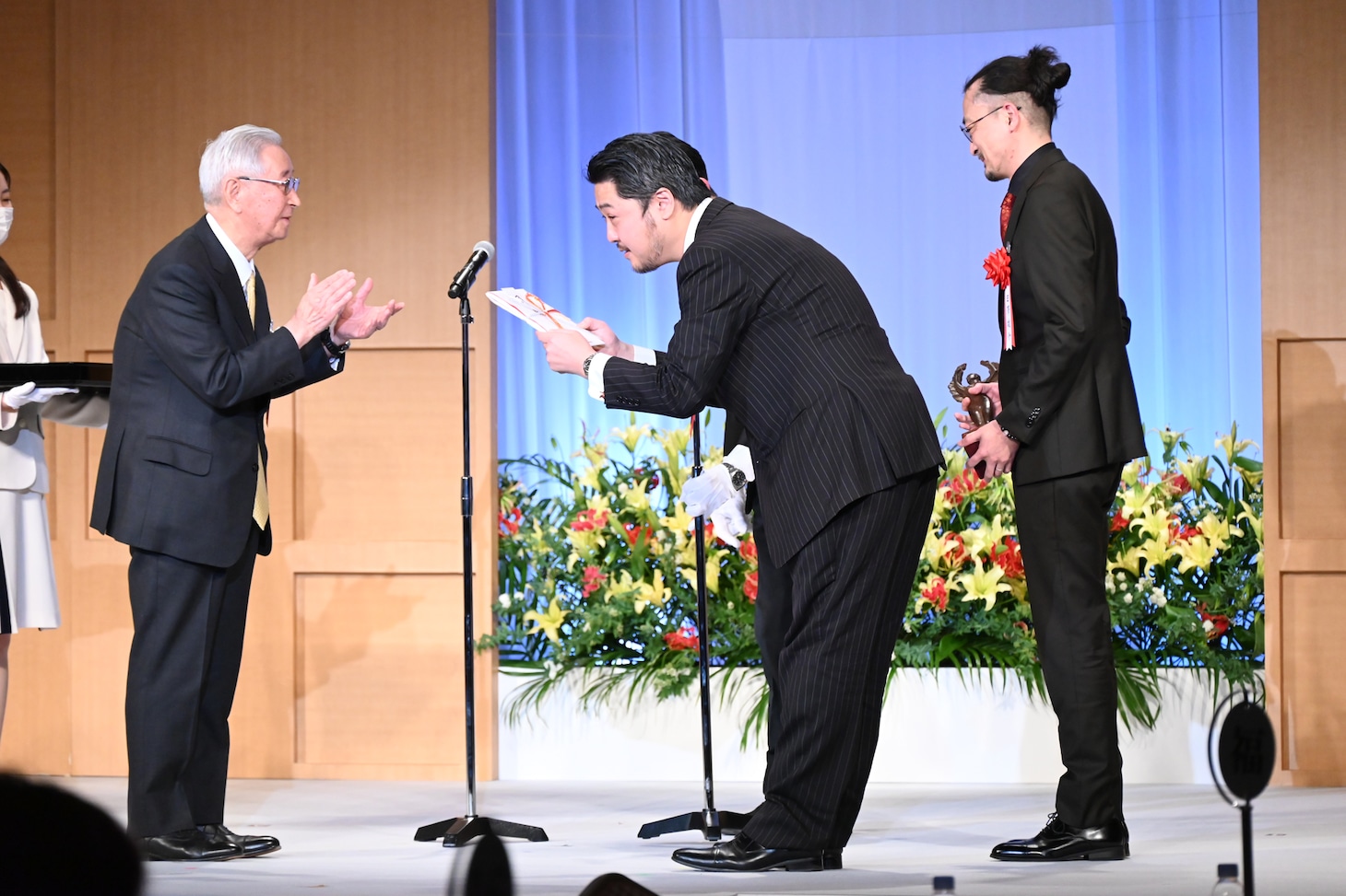 第30回読売演劇大賞贈賞式の様子。