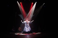 ブルーシャトルプロデュース「織田信長」より。（撮影：堀川高志）