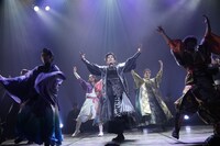 ブルーシャトルプロデュース「織田信長」より。（撮影：堀川高志）