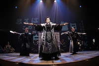 ブルーシャトルプロデュース「織田信長」より。（撮影：堀川高志）