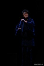 市村正親ひとり芝居「市村座」より。（撮影：渡部孝弘）