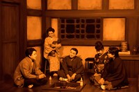 ナイロン100℃結成30周年記念公演 第1弾 ナイロン100℃ 48th SESSION「Don't freak out」より。（撮影：桜井隆幸）