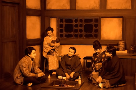 ナイロン100℃結成30周年記念公演 第1弾 ナイロン100℃ 48th SESSION「Don't freak out」より。（撮影：桜井隆幸）