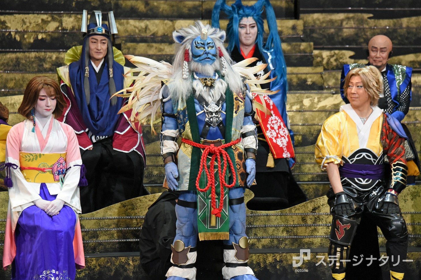 坂東彦三郎（中央）