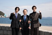 左から立石俊樹、横須賀市の上地克明市長、廣瀬友祐。（撮影：岩村美佳）