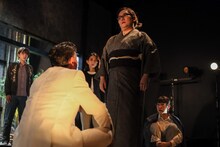 演劇ユニット鵺的公演 第16回公演「デラシネ」より。（撮影：石澤知絵子）