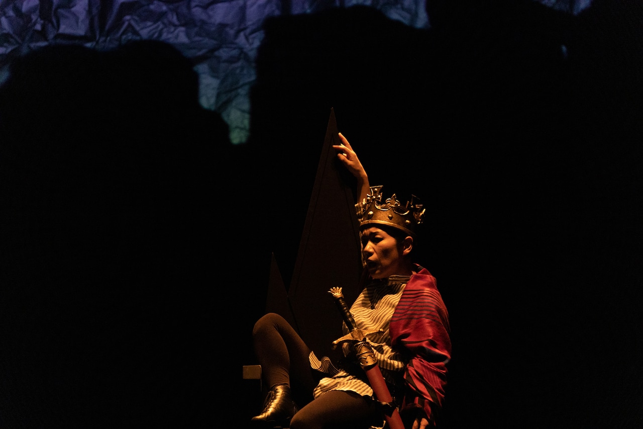 暴君の物語を大胆に改作、HMP「リチャード三世 馬とホモサケル」本日開幕